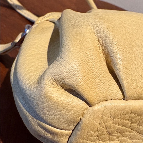 Fossil Crossbody Bag genuine leather
Yellow/mustard color front lock detail NWOT - Picture 13 of 17
